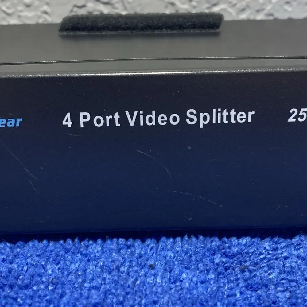 ConnectGear 4 Port Video Splitter CG25VS4, 250MHz